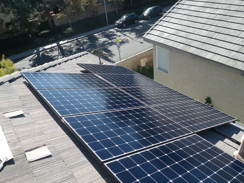 David was able to save over $33,000 with his 4.4 kW solar system generating 7,421 kWh per year on their home in Orange County, California.