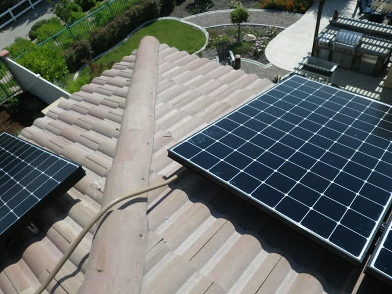 Byron was able to save over $20,000 with his 5.4 kW solar system generating 9,714 kWh per year on his home in Riverside, California.