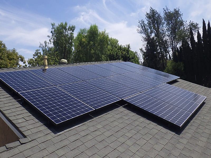 Alejandro was able to save over $33,000 with their 6.1 kW solar system generating 9,429 kWh per year on their home in Riverside, California.