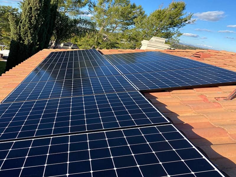 George was able to save over $28,000 with his 4.3 kW solar system generating 6,894 kWh per year on his home in Temecula, California.